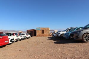 Balos Beach parking area with wooden cafeteria — Crete
