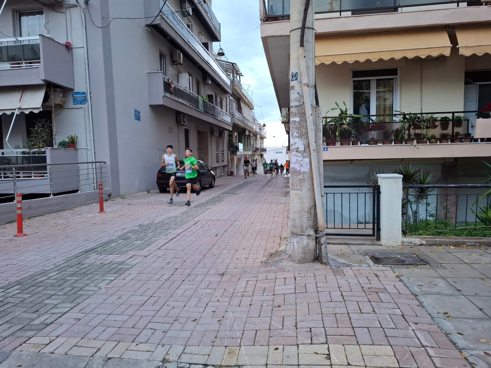 Runners starting the Night Run in Chania
