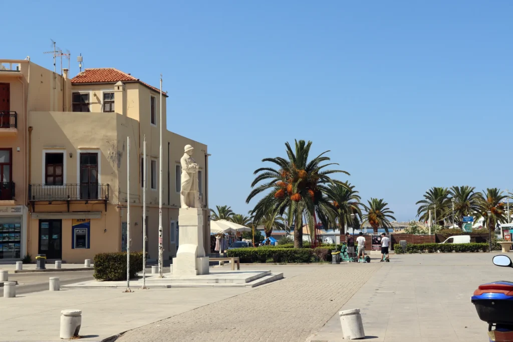 Rethymno waterfront square near Kokkinos Gyros restaurant